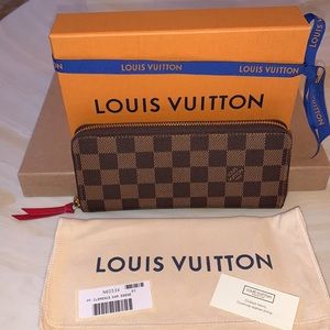 LIKE NEW-Authentic Louis Vuitton Clemence Wallet